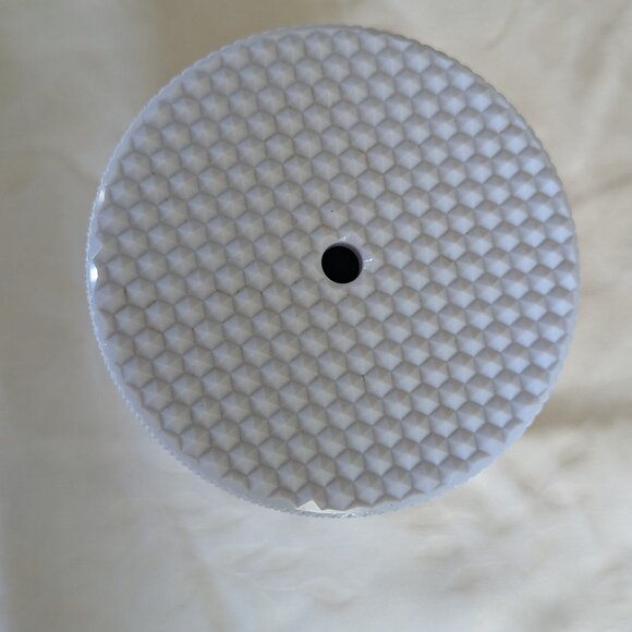 Starbucks Spring 2024 White Studded Bling Venti 24oz Tumbler - Picture 4 of 6